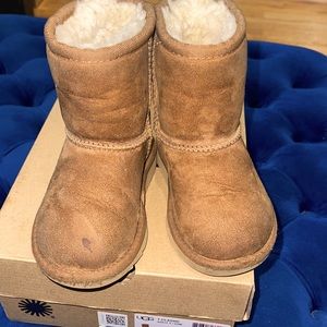 Classic tan Toddler Ugg Boots